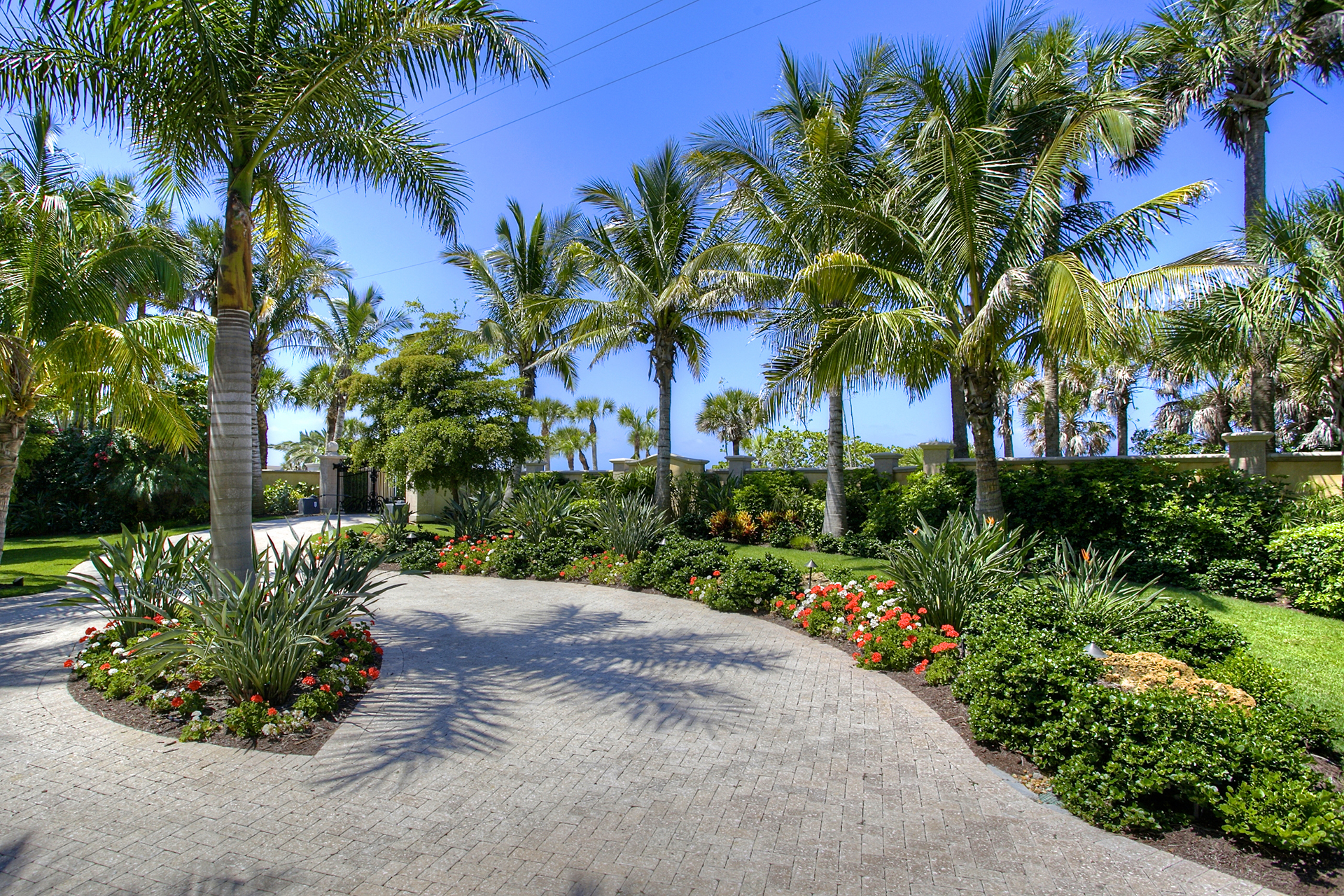 Landscaping for HOAs and communities in Sarasota Florida